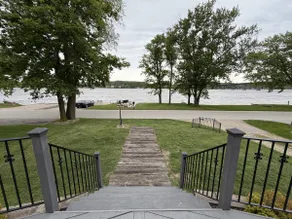 The River House at Le Claire - Image 2