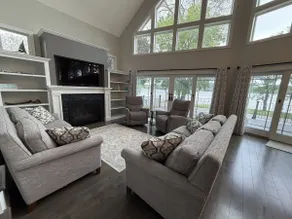 The River House at Le Claire - Image 3