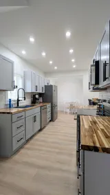 Capitol Comfort: Stylish 1BR with Full Kitchen - Image 4