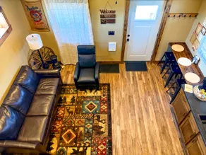 The Rustic Cabin – Oregon Trail Glamping Retreat - Image 4