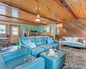 Family-Friendly Cabin Getaway off Castle Rock Lake - Image 5