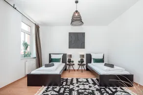SpaceStays Krefeld Zentrum Apartment For 4 WIFI Kitchen - Image 2