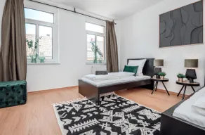 SpaceStays Krefeld Zentrum Apartment For 4 WIFI Kitchen - Image 5