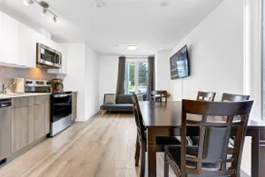 Stylish New Townhome Retreat/Balcony/Free Parking - Image 1