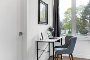 Stylish New Townhome Retreat/Balcony/Free Parking - Image 4