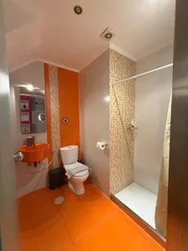 Cheap and chic studio - Image 5