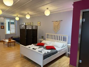 Cheap and chic studio - Image 4