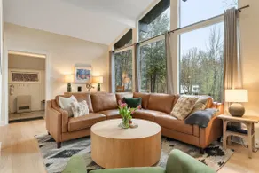 Modern Chic Chalet in Mad River Valley with A/C - Image 2