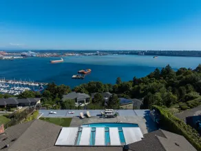 Rainier-Water-Skyline Views|AC|Private Heated Pool - Image 4