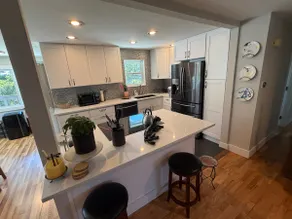 Cozy Home in West Seattle - Image 3