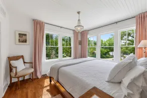 NEW Beautiful 1920 house walkable 8 GUEST - Image 5