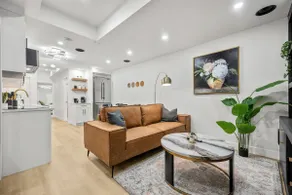 Luxury Suite on Shaganappi | Sleeps 4 | Private - Image 2