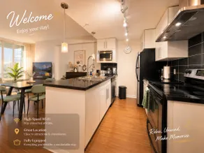 Central Downtown | Stunning View Condo | Free park - Image 3