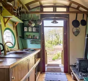 The Gypsy Caravan Sleeps 5 with alfresco dining - Image 5