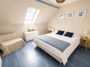 The Duplex – Balcony, sea view and beach 200 m away - Image 3