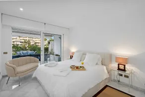 Beachfront Luxury Apartment with Private Pool - Image 5