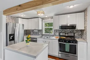Serene Coastal Cottage - Image 4