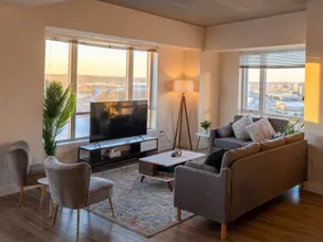 Luxury Stay in Somerville | River & City View - Image 2