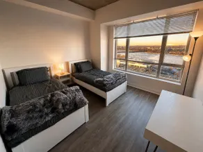 Luxury Stay in Somerville | River & City View - Image 5