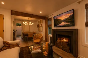 Linea Luxury Stay Near Plaza & KU Med - Image 3