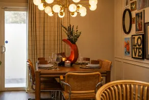 Linea Luxury Stay Near Plaza & KU Med - Image 2
