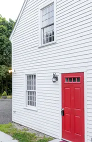 The Hideaway Carriage House with History & Charm - Image 4