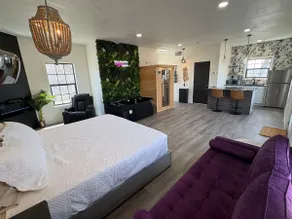 LoversLodge-Jetted tub-Sauna-Massage-Fireplace - Image 3