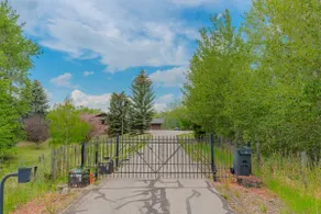 13-Acre Luxury Estate | Near Banff | Sleeps 10 + - Image 2