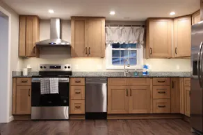 Bright & Cozy Woodland Home In Foxborough - Image 4