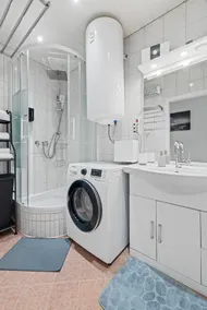 Big 1 Bedroom Apartment near Airport & City Center - Image 4