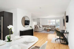 Modern 3BR | 5 min to Montreal | Laval - Image 5