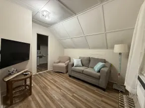 Couples 3rd Floor Apartment by Velvet Mill, Mystic - Image 2