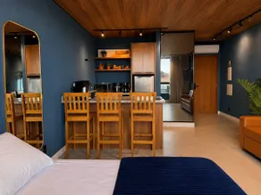 Sophisticated studio with full kitchen - Image 5