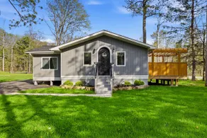 Poconos Home w Hot Tub, Lake & Pool Sleeps 6 - Image 5