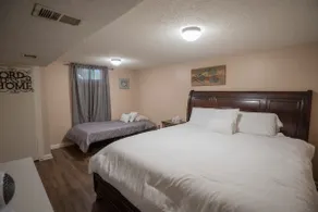 Basement Suite with patio - Image 4
