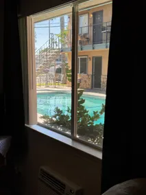 ENTIRE Fresno/Clovis - Poolside suite - Image 2