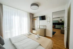 Courtyard apartment with small garden - Image 5