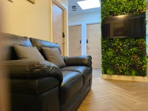 Holiday home with 3 double bedrooms all En-suite - Image 5
