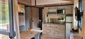 Chalet du Béal, riverside, Cantal - Image 2