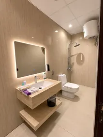 102 private rooms with a luxurious hotel feel - self check-in - Image 3