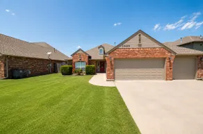 Broken Arrow Home | King Bed | Family Friendly - Image 2
