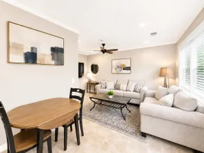 Cozy Spring hill Getaway|KingBeds|Central Location - Image 3