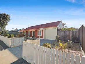Kingsford Cottage Walk To Beach Dog Friendly - Image 2