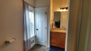 Private Guesthouse. Sleeps 4. Great location! - Image 5