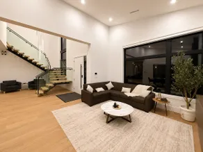 Executive 5BR Luxury Home in South Surrey/WR - Image 2