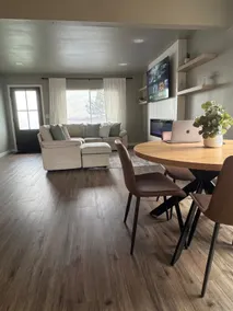 Lakefront Apartment - Image 5
