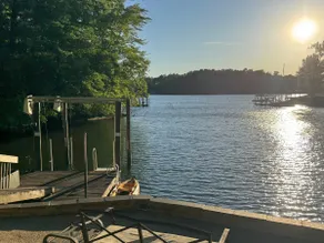 Peaceful Lake Hickory Retreat - Image 5