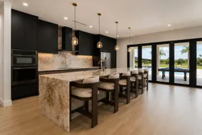 Villa Castillo | Luxury Pool Home & BBQ | Redland. - Image 3