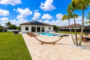 Villa Castillo | Luxury Pool Home & BBQ | Redland. - Image 2