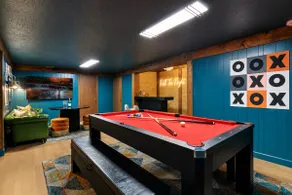 Camp North Social | Near MOA and Airport + Hot tub - Image 5